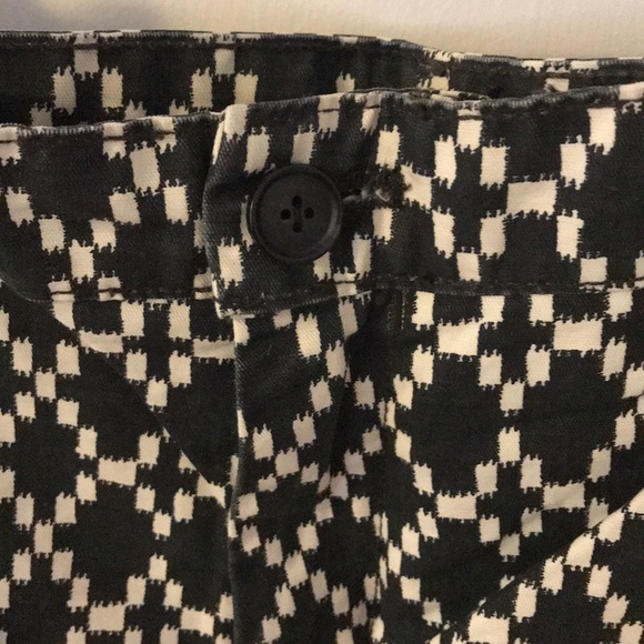 GAP Patterned Shorts Sz 12 - Picture 2 of 3